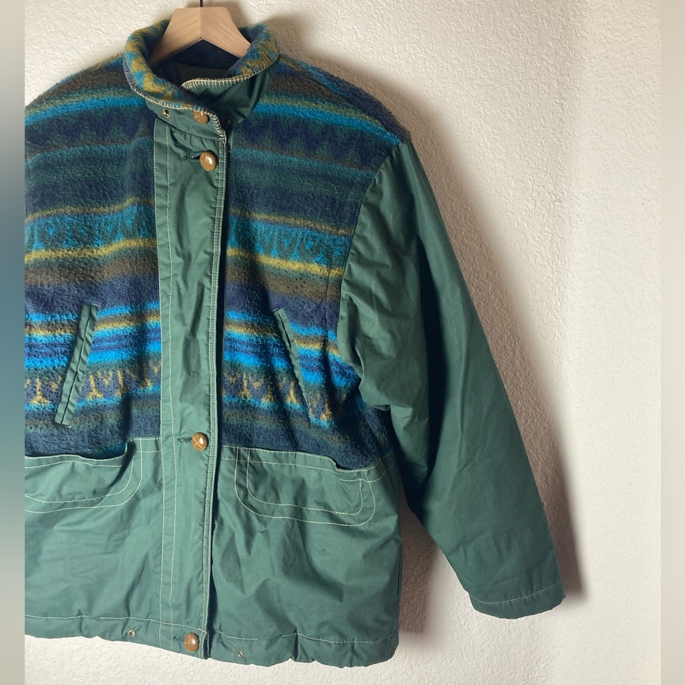 1980's Petite Sophisticate Southwestern Green Winter Parka/Coat Raccoon Fur - Picture 4 of 13